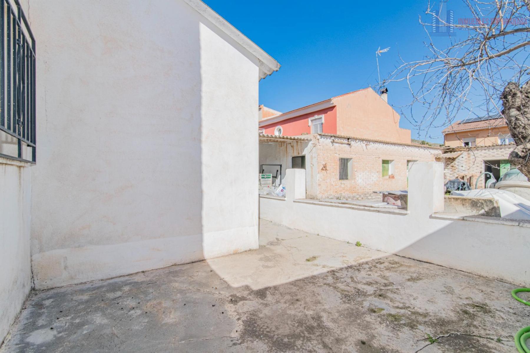 For sale of house in La Malahá