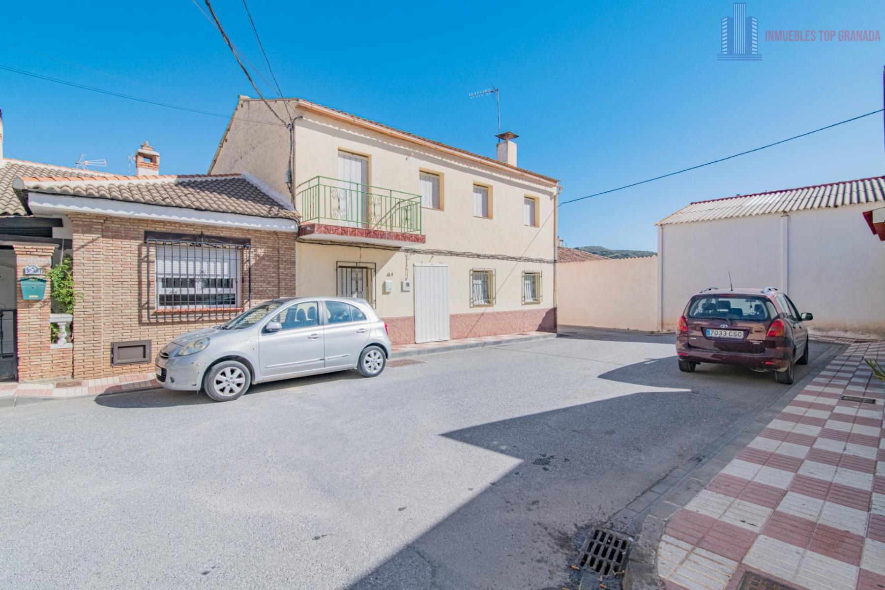 For sale of house in La Malahá