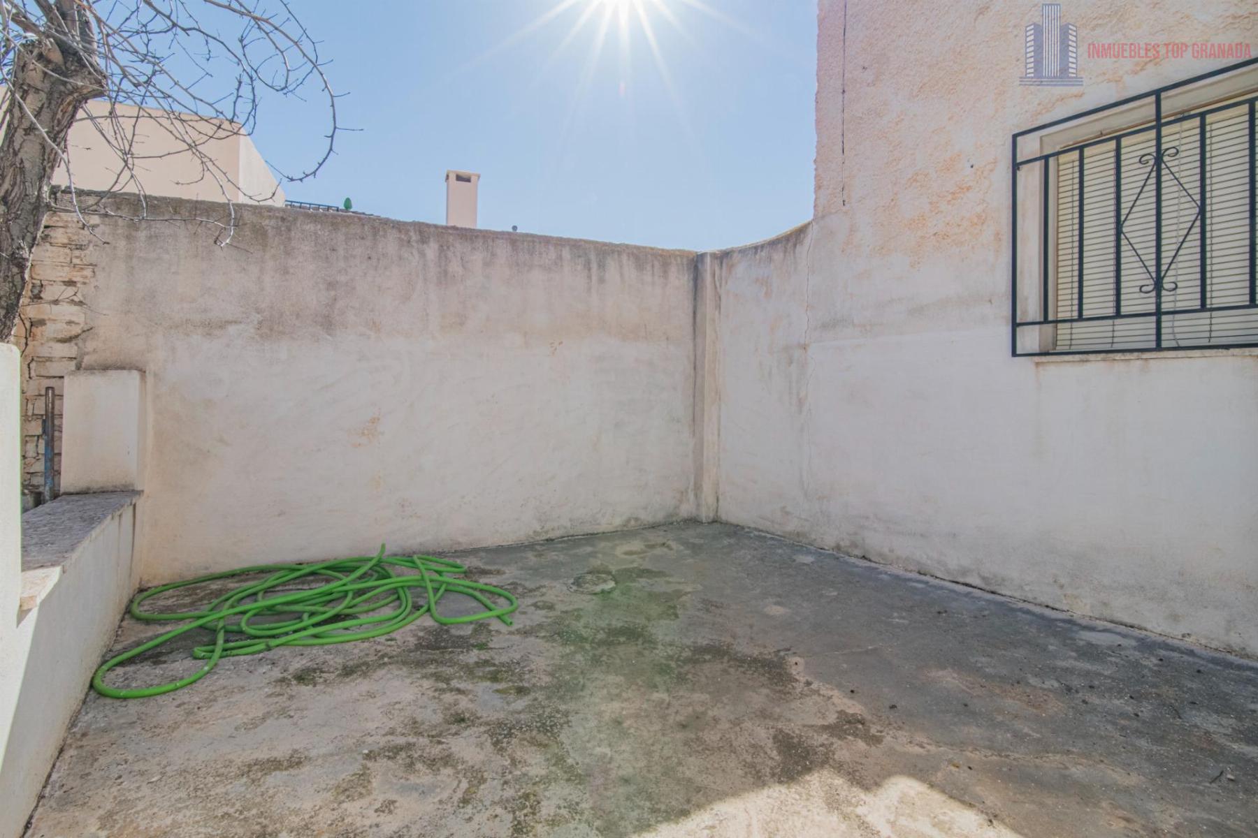 For sale of house in La Malahá
