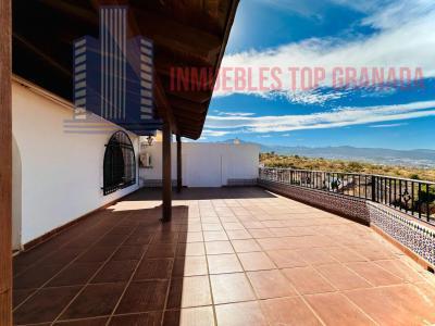 Venta de chalet en Huétor Vega