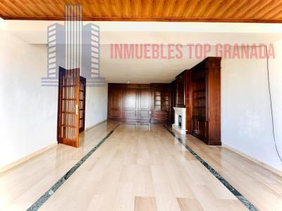 Venta de chalet en Huétor Vega
