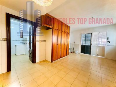 Venta de chalet en Huétor Vega