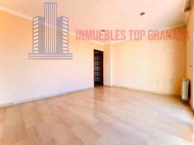 Venta de chalet en Huétor Vega
