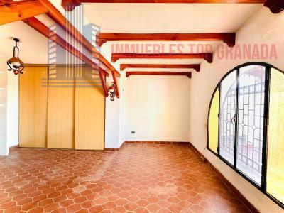 Venta de chalet en Huétor Vega