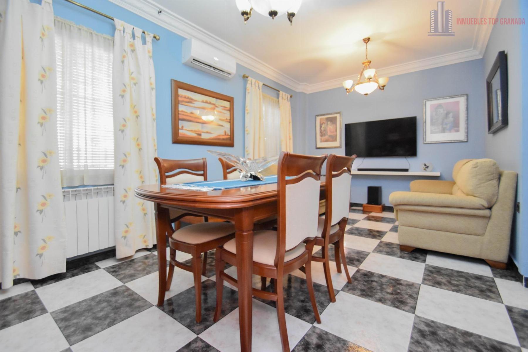 For sale of house in Peligros