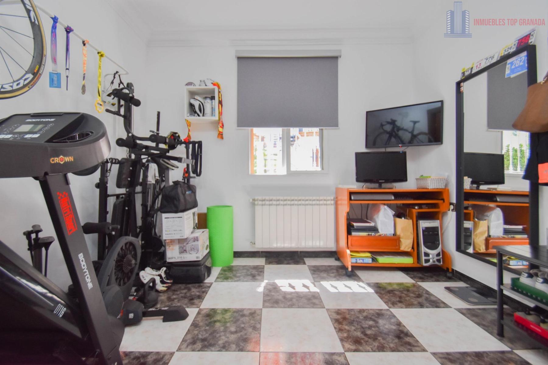 For sale of house in Peligros