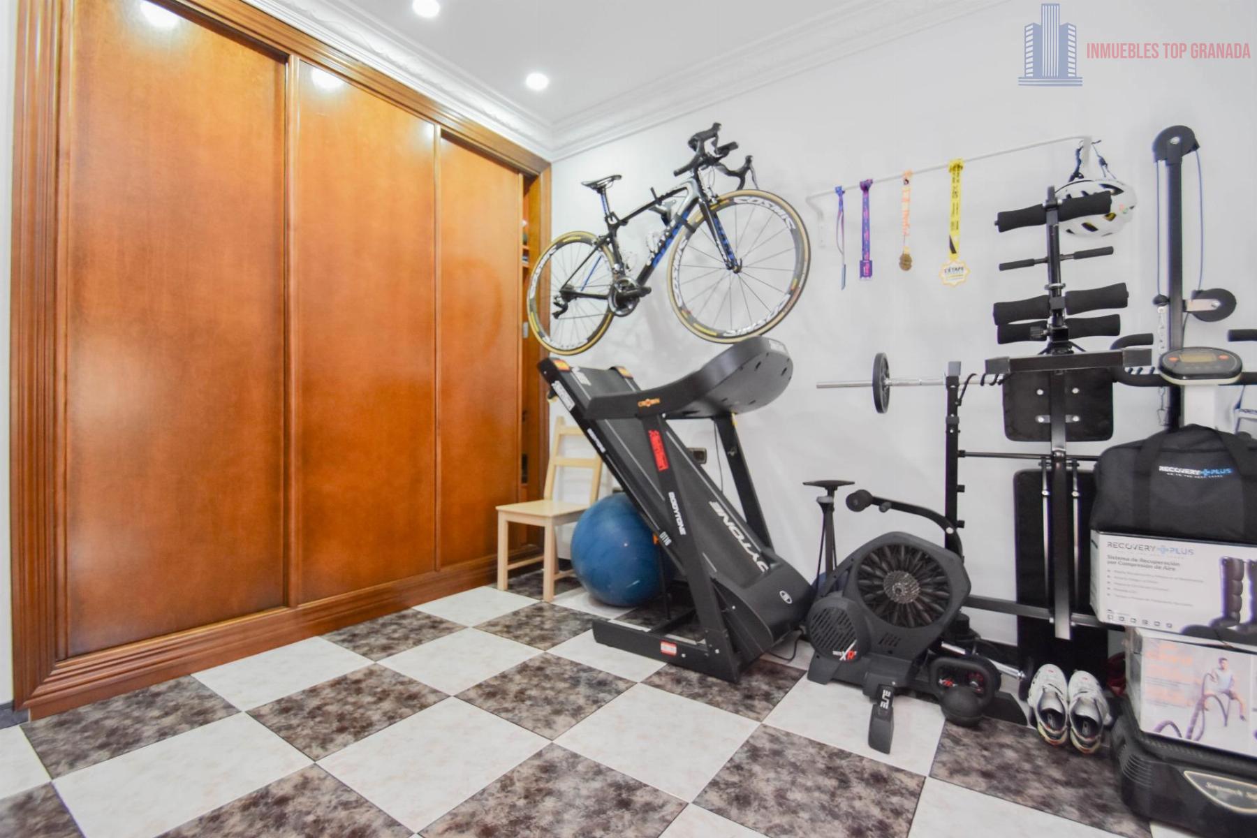 For sale of house in Peligros