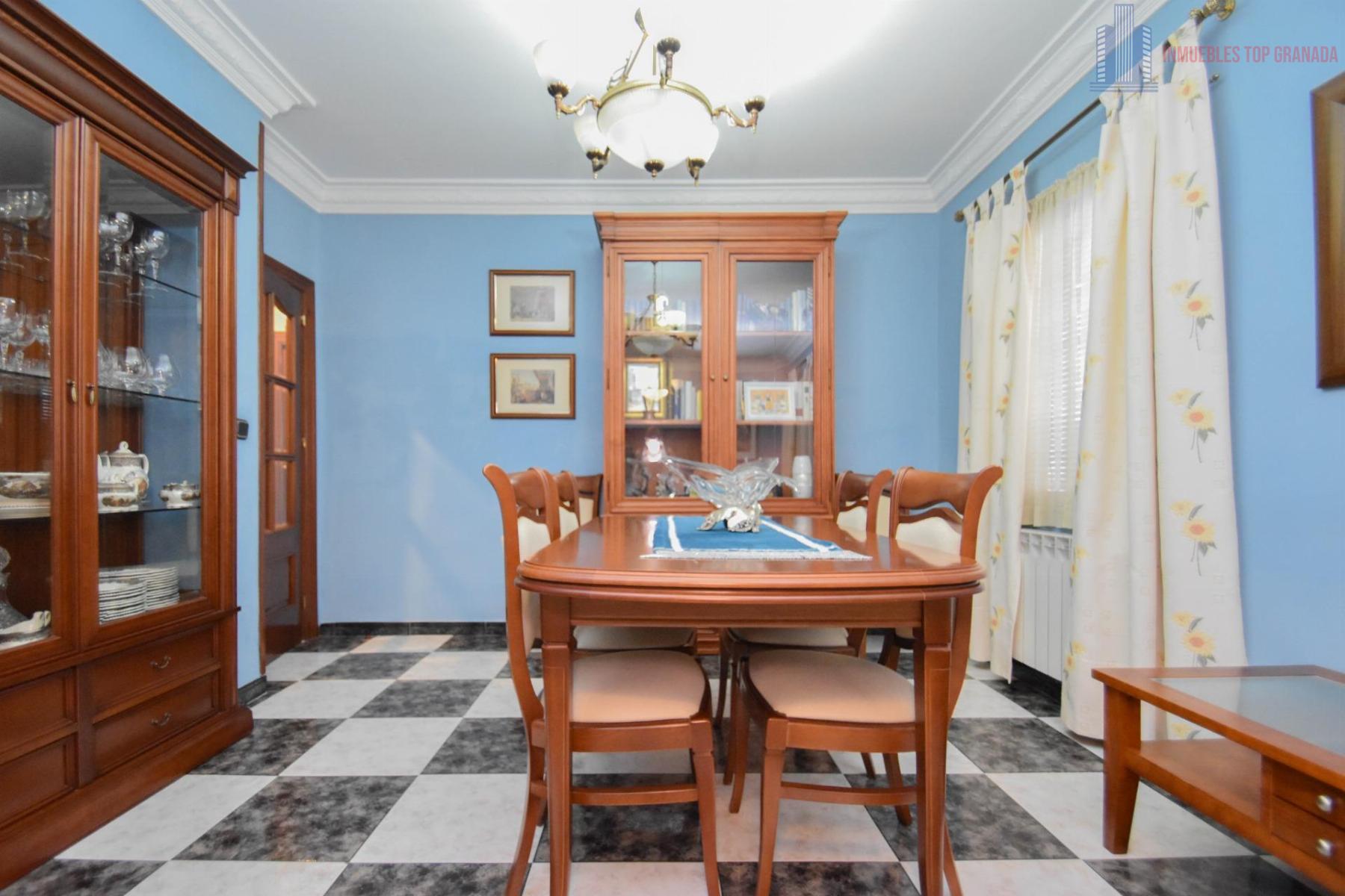 For sale of house in Peligros