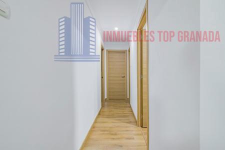 For sale of flat in Granada