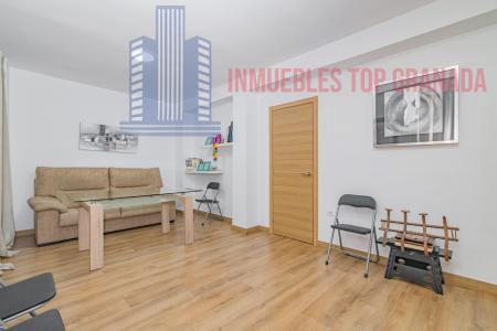For sale of flat in Granada
