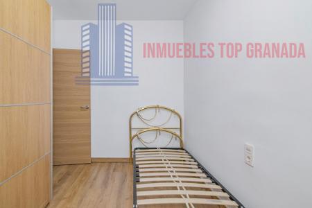 For sale of flat in Granada