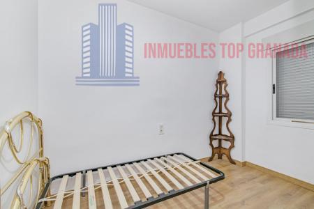 For sale of flat in Granada