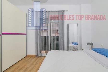For sale of flat in Granada