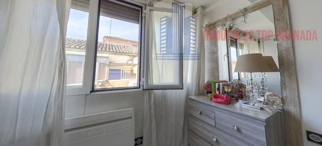 For sale of flat in Granada