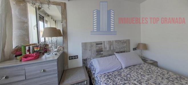 For sale of flat in Granada