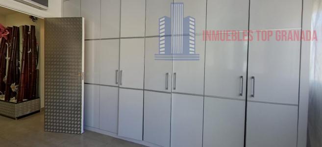 For sale of flat in Granada