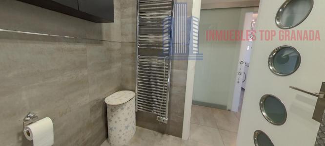 For sale of flat in Granada