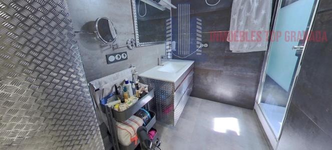 For sale of flat in Granada