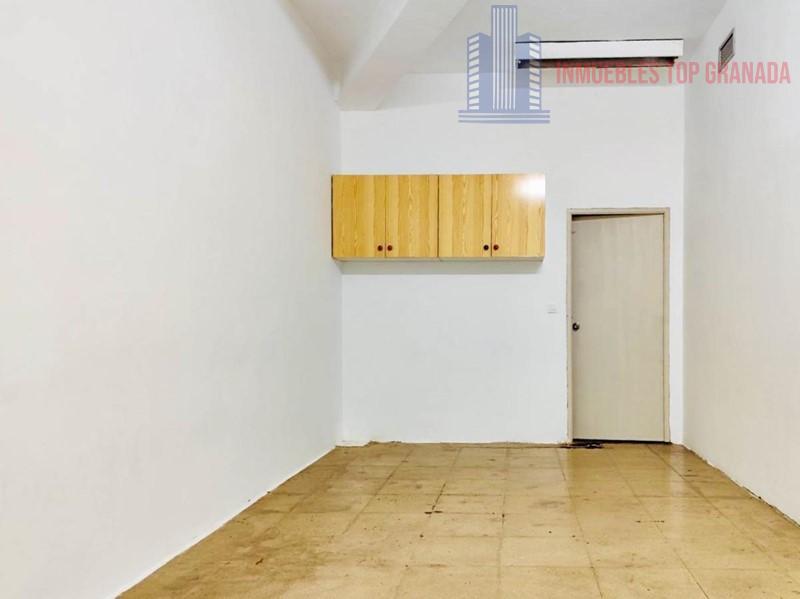 For sale of commercial in Maracena