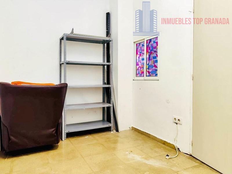 For sale of commercial in Maracena