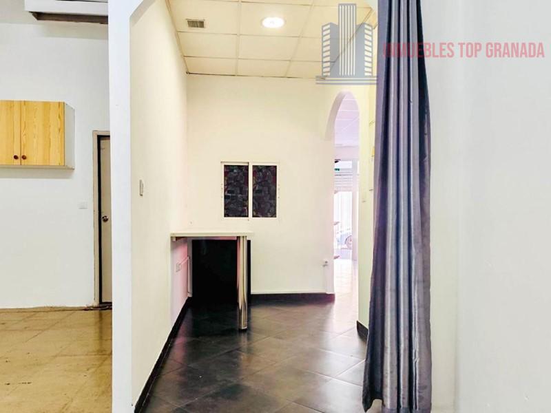 For sale of commercial in Maracena