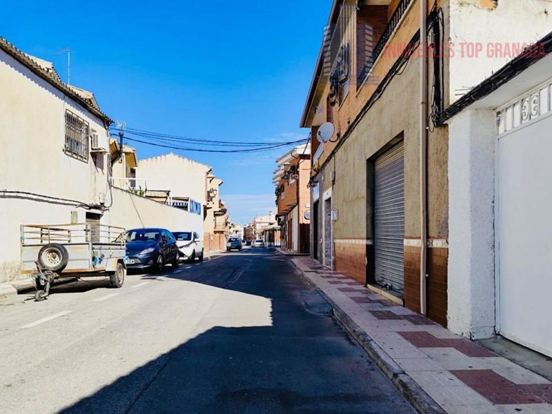 For sale of commercial in Maracena