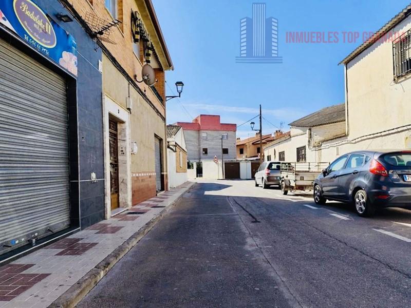 For sale of commercial in Maracena