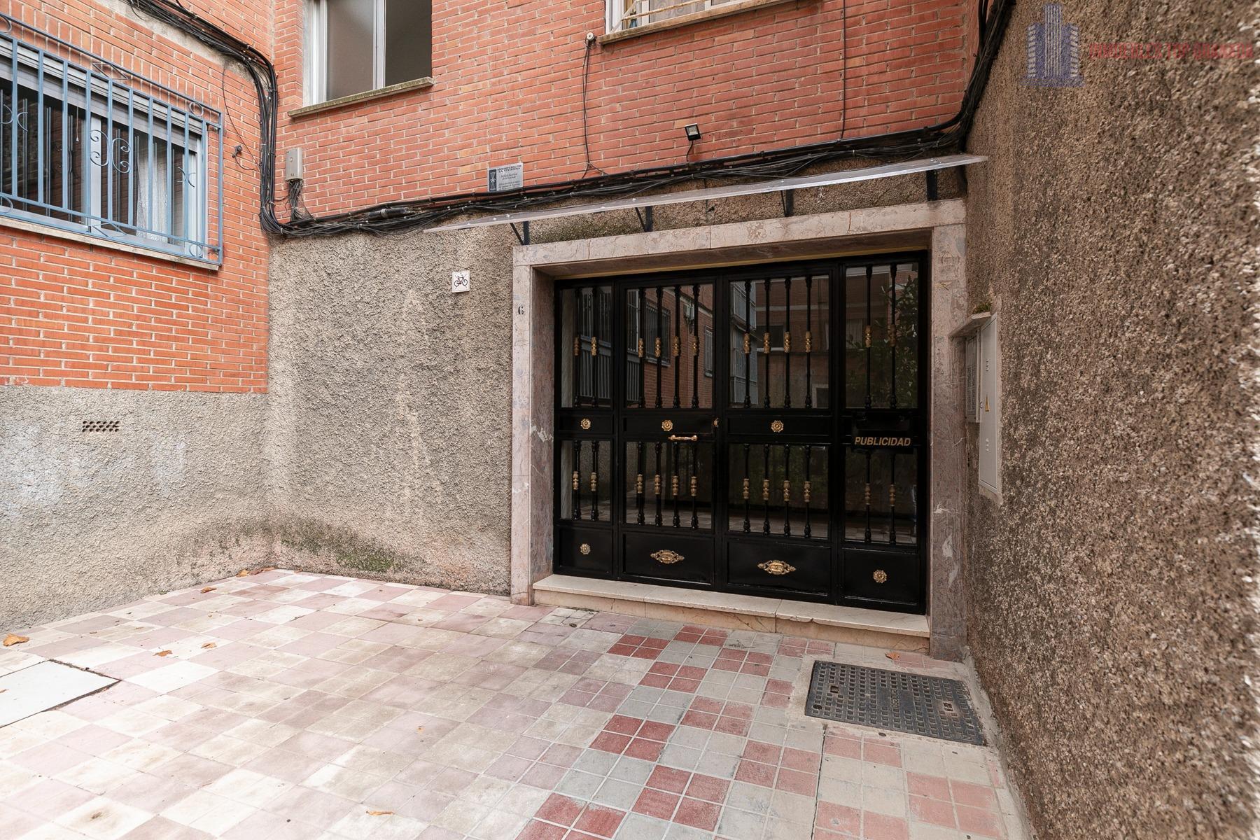 For sale of flat in Granada