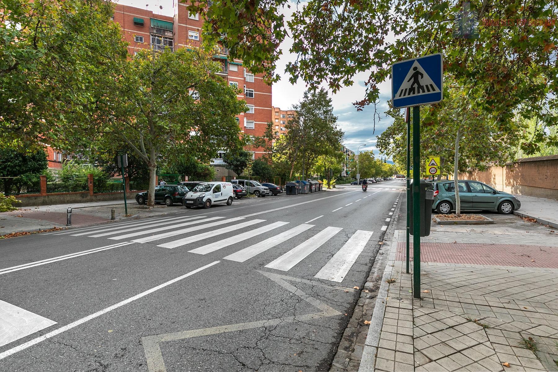 For sale of flat in Granada