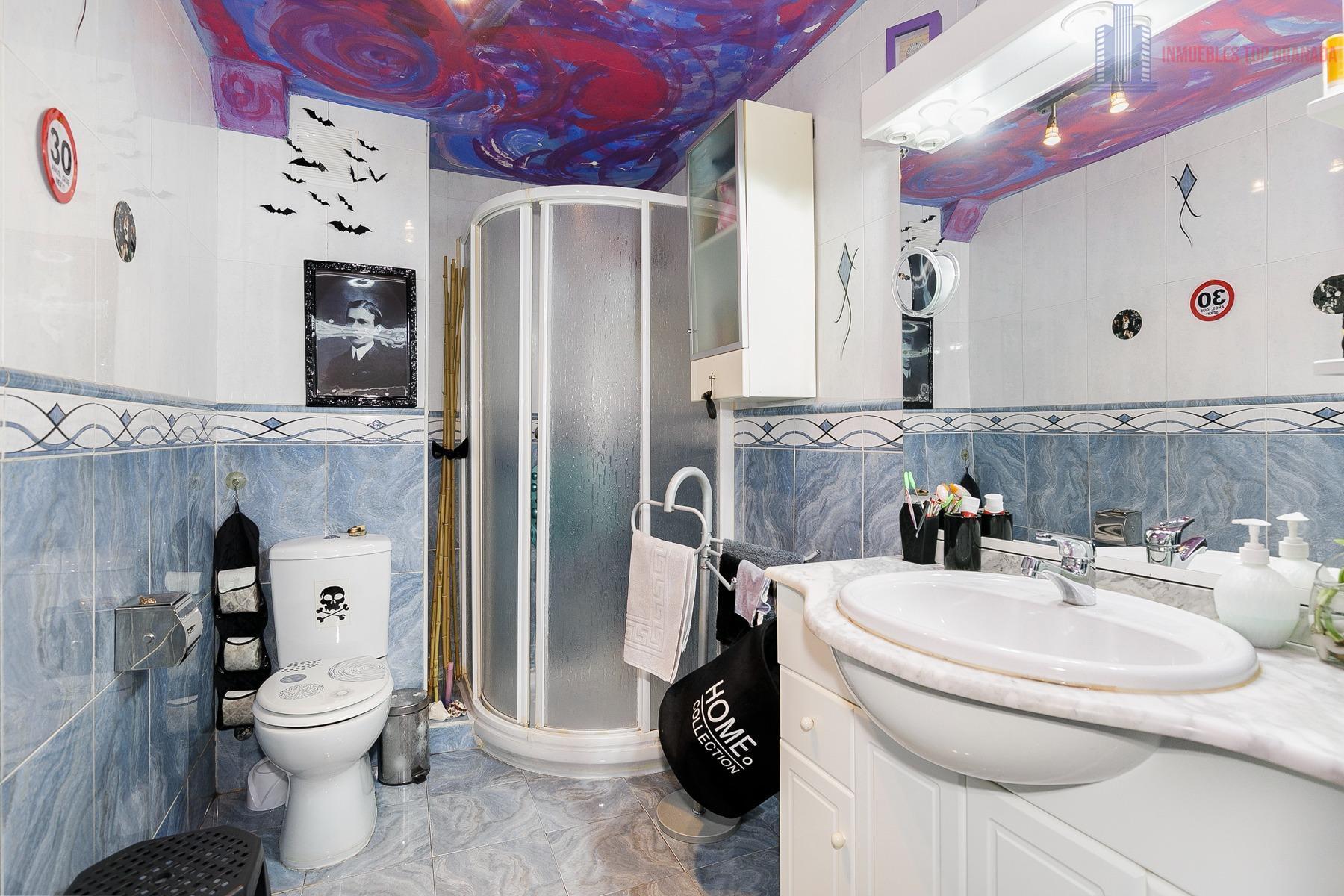 For sale of flat in Granada