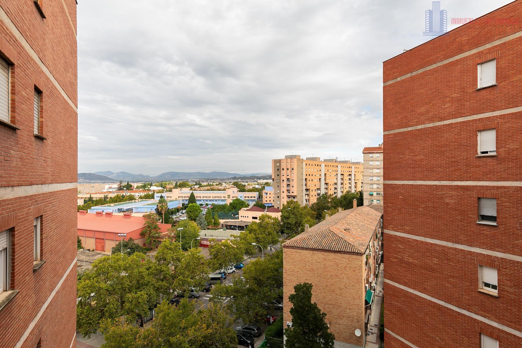 For sale of flat in Granada