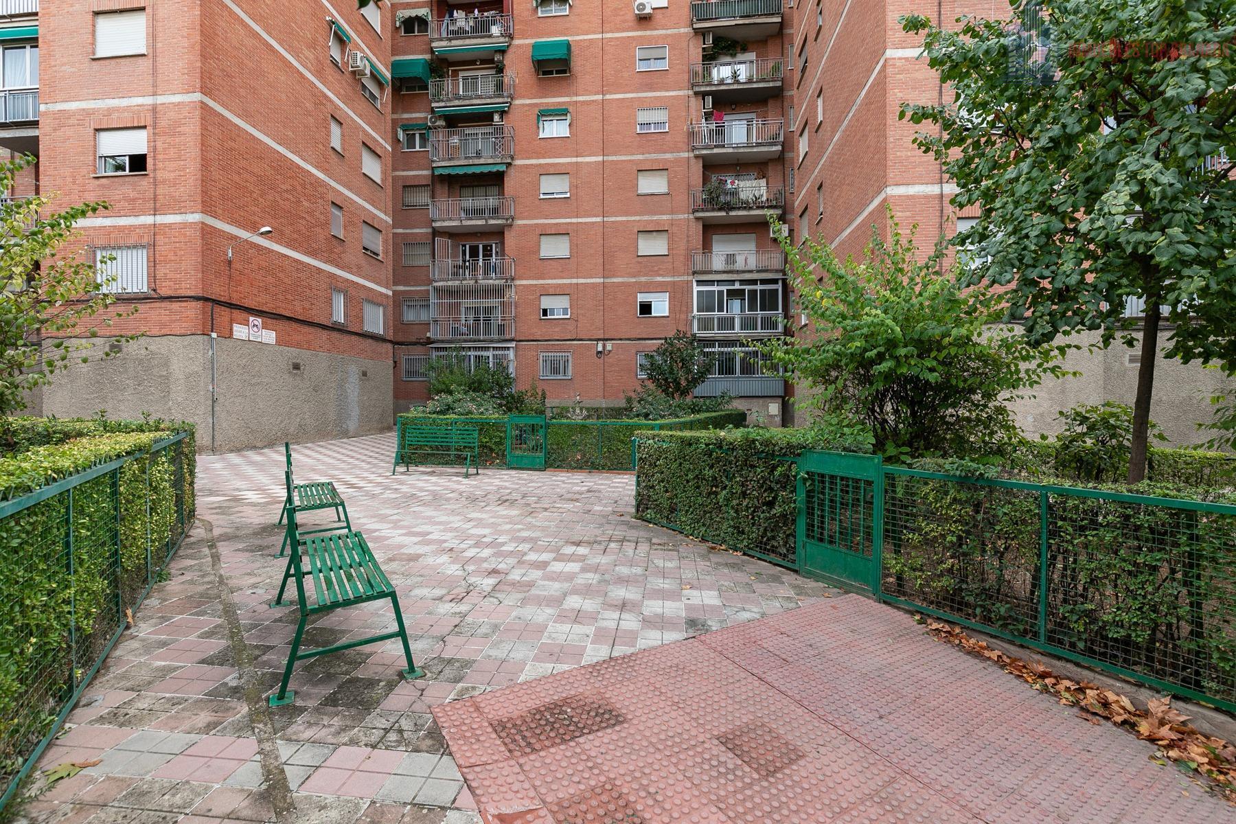 For sale of flat in Granada