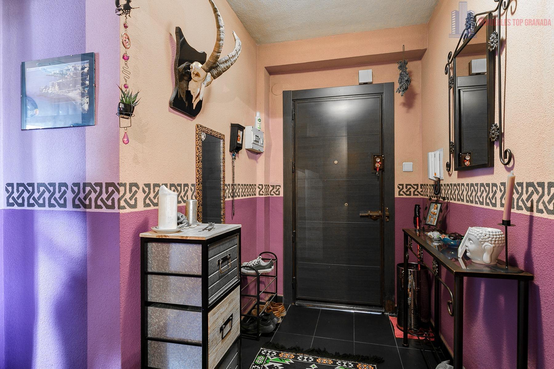 For sale of flat in Granada