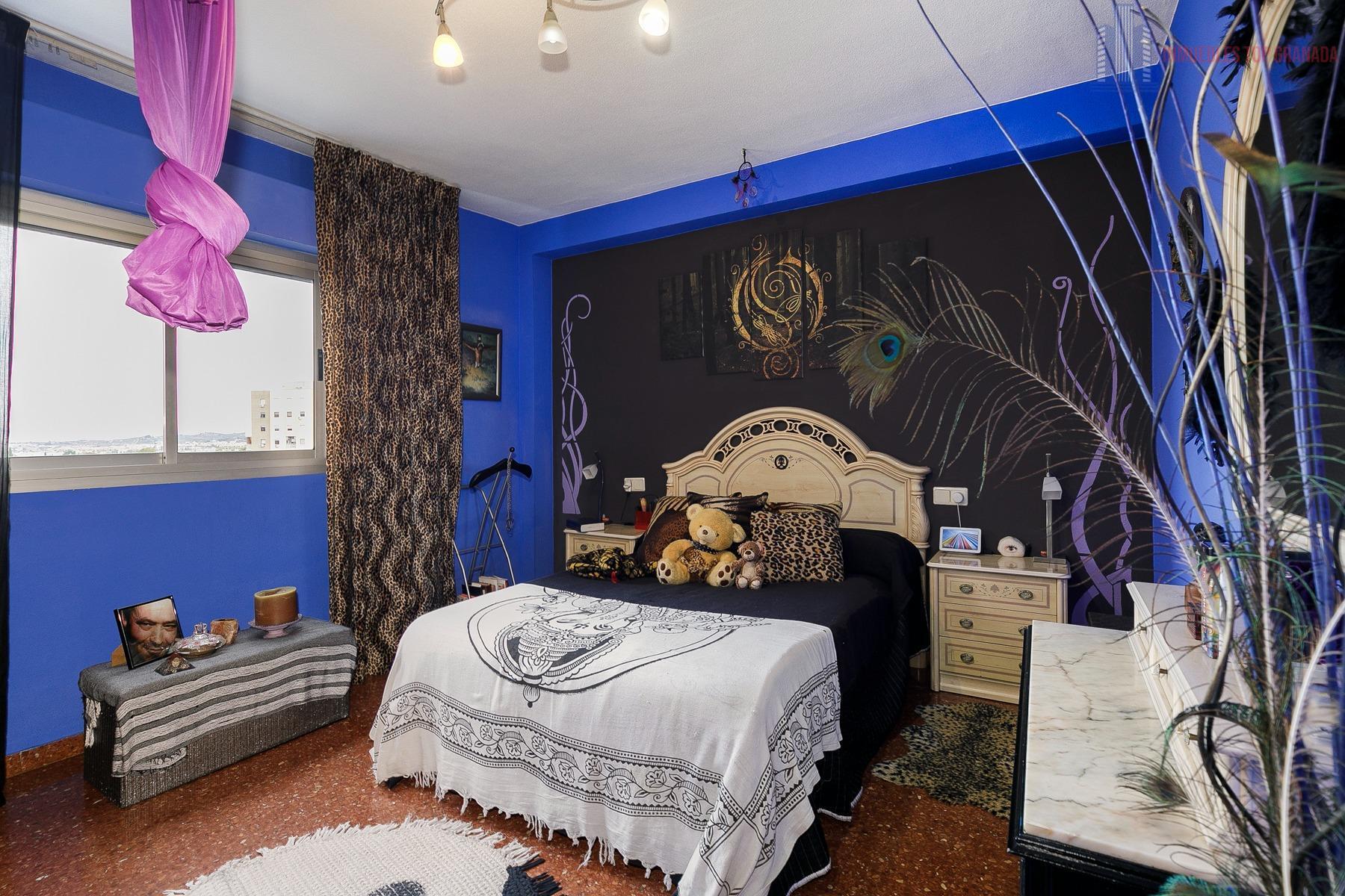 For sale of flat in Granada