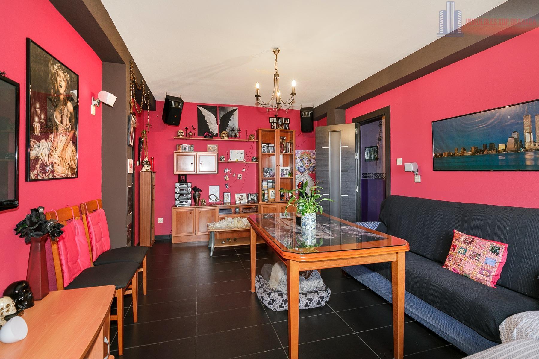 For sale of flat in Granada
