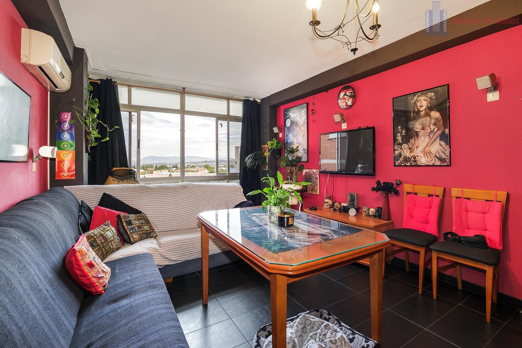 For sale of flat in Granada