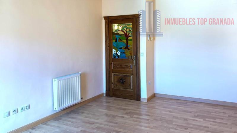 For sale of flat in Granada