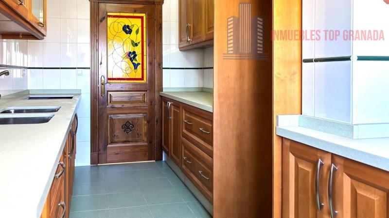 For sale of flat in Granada