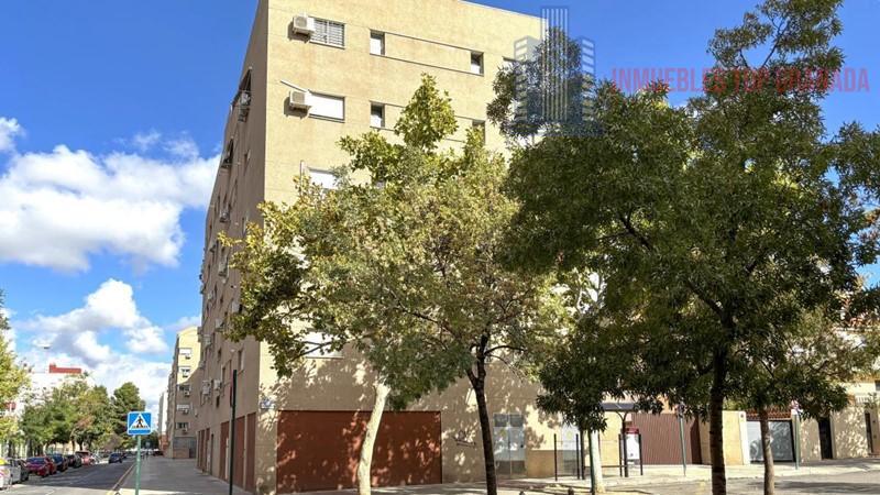 For sale of flat in Granada