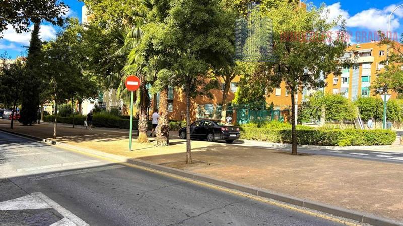 For sale of flat in Granada
