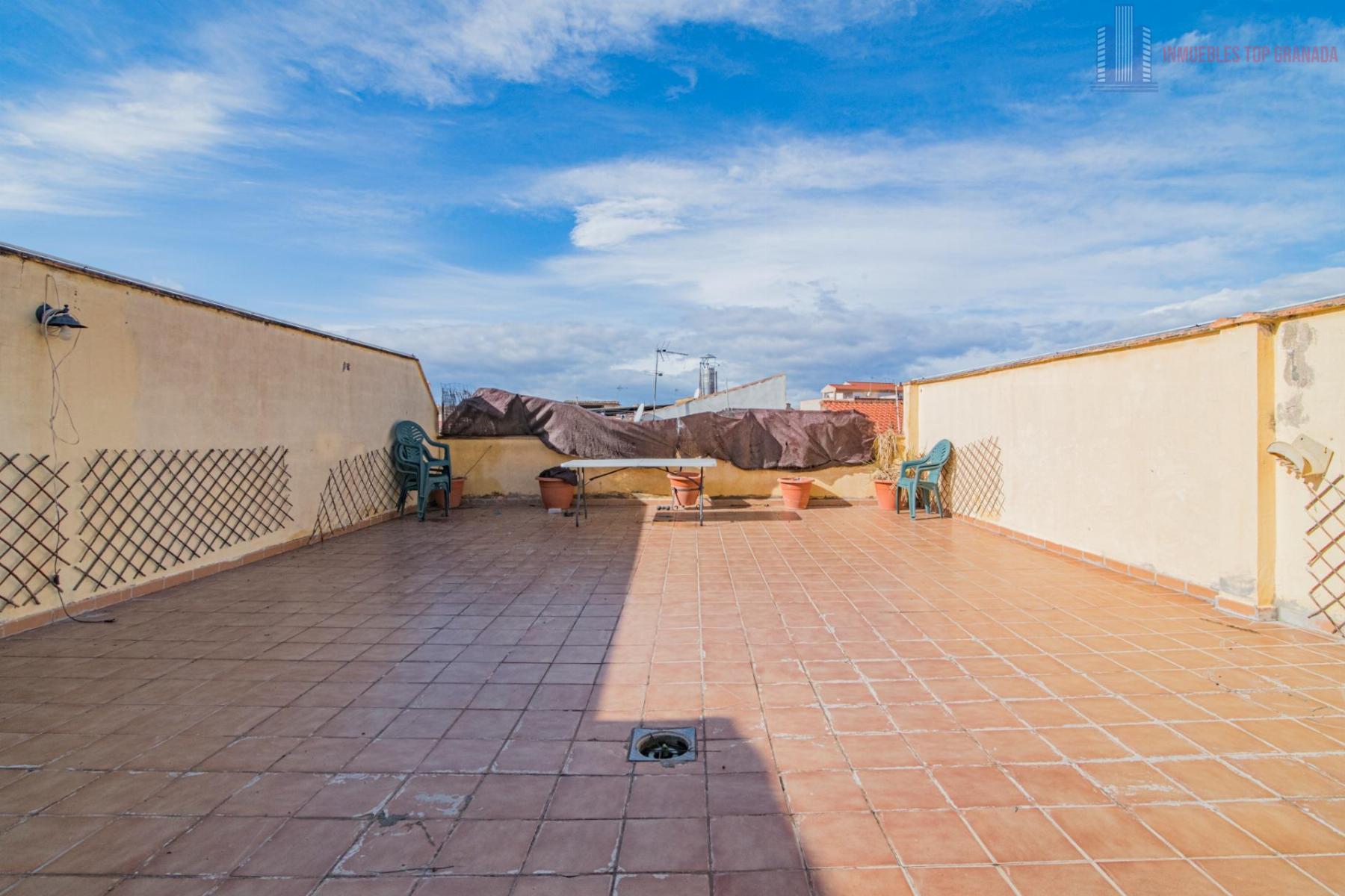 For sale of flat in Las Gabias