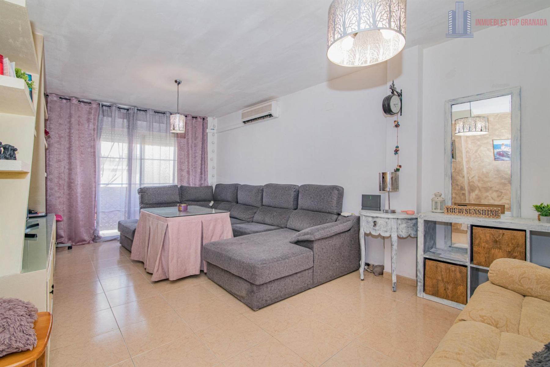 For sale of flat in Las Gabias