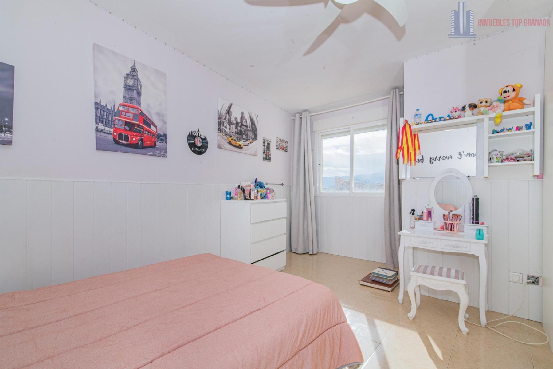 For sale of flat in Las Gabias