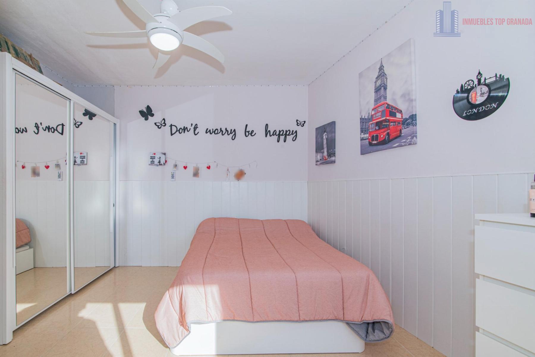 For sale of flat in Las Gabias