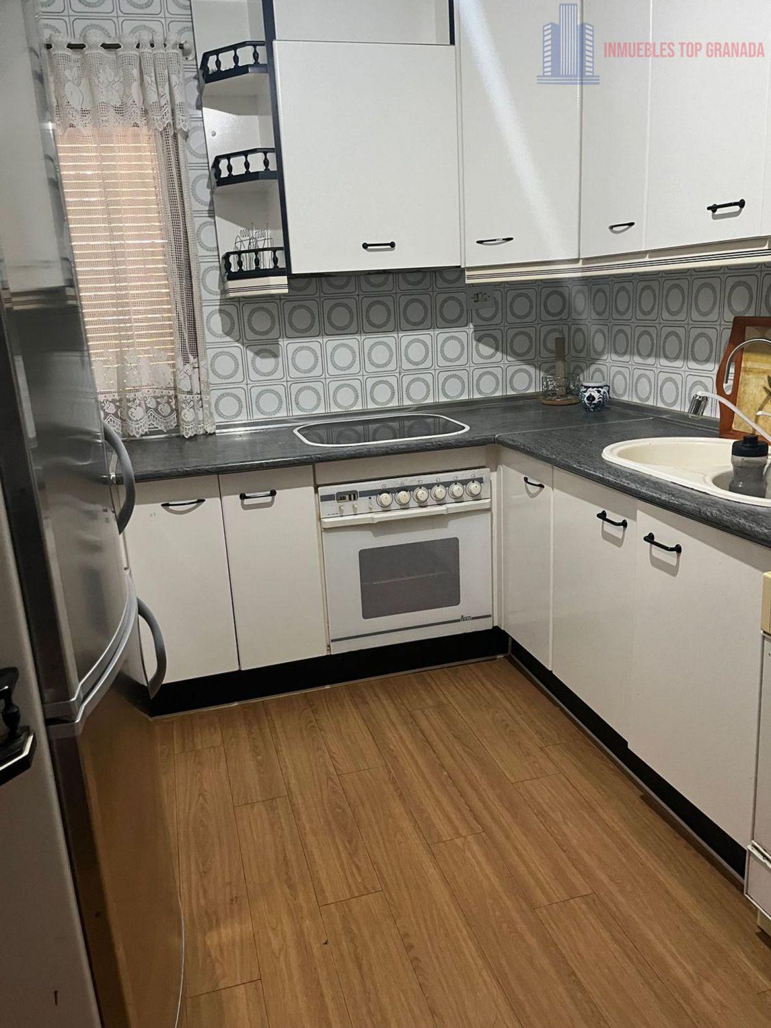For sale of house in Otura