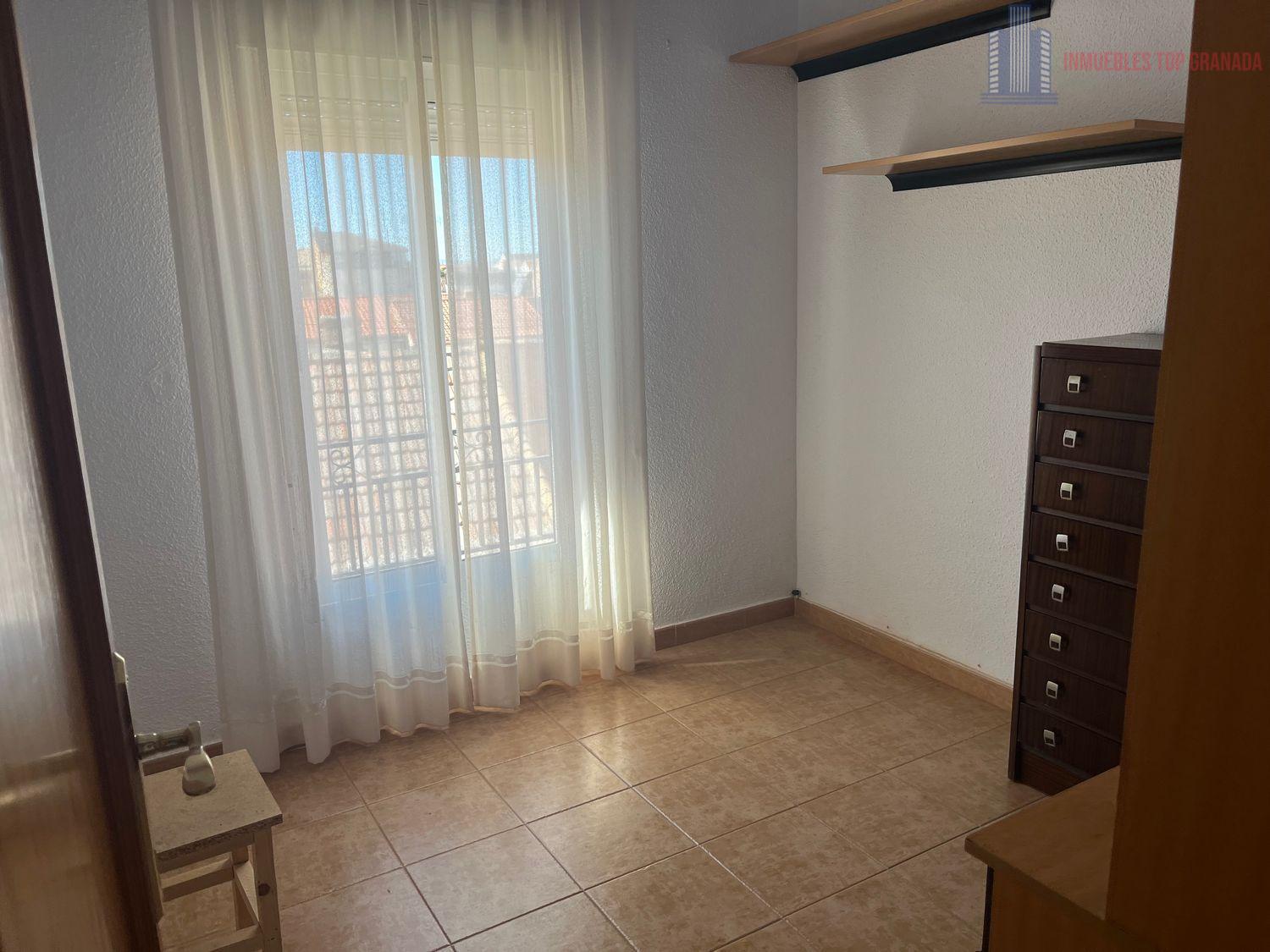 For sale of house in Otura