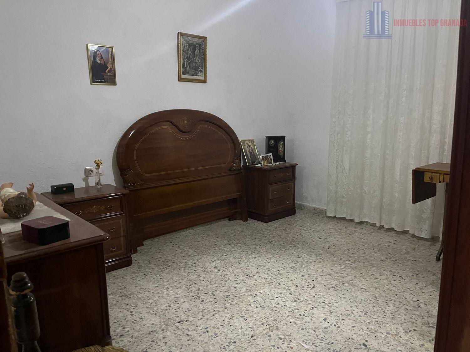 For sale of house in Otura