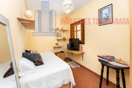 For sale of house in Granada