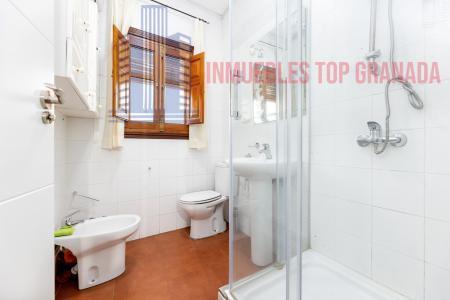 For sale of house in Granada