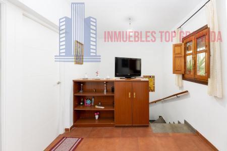 For sale of house in Granada